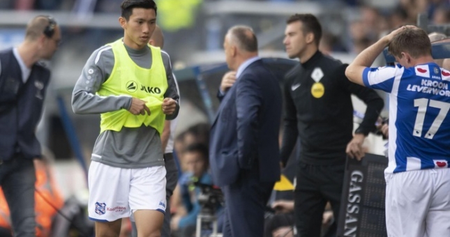 Cựu cầu thủ Malaysia: 'Văn Hậu đã quá tuổi để sang châu Âu'