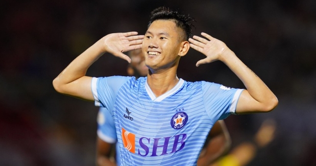 Đội hình tiêu biểu vòng 7 V-League 2020: Ấn tượng Phan Văn Long