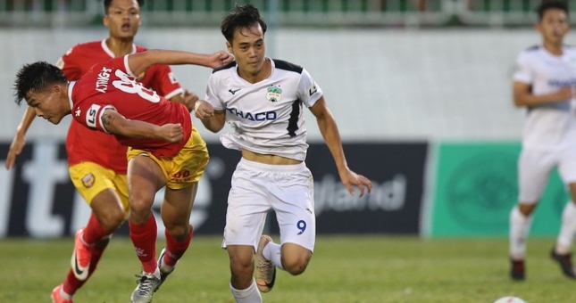 VIDEO: Những bàn thắng cảm xúc nhất lượt đi V-League 2020