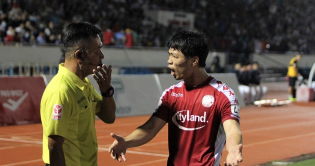 Chủ tịch CLB TPHCM bức xúc với cả 2 án phạt của VFF