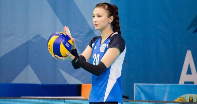 VIDEO: Ngắm 'hoa khôi bóng chuyền VTV Cup' đối đầu Trung Quốc