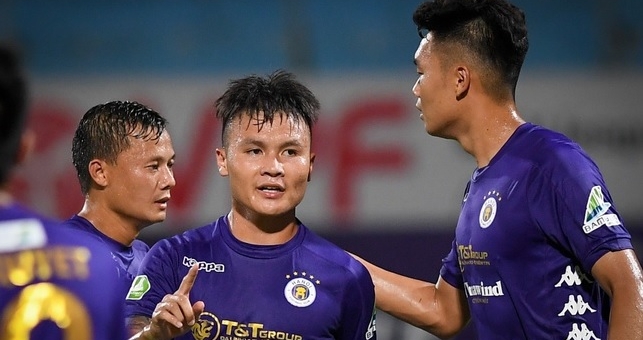 Quang Hải lập cú đúp, Hà Nội 'đánh tennis' trước Cần Thơ