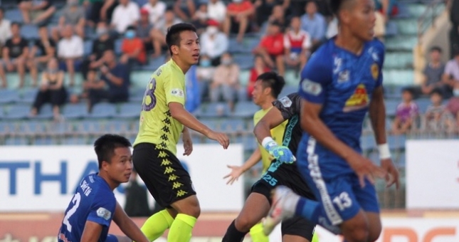 Hà Nội FC mất điểm trước đội cuối bảng