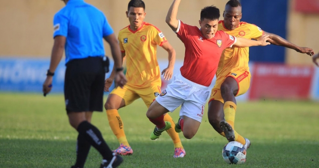 Bầu Đệ có sai lầm khi chia tay HLV Nguyễn Thành Công?