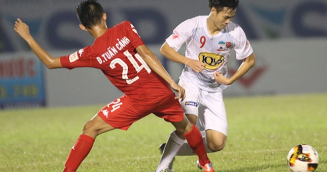 VIDEO: HLV Hàn Quốc cho TPHCM rèn kỹ năng đặc biệt trước trận HAGL