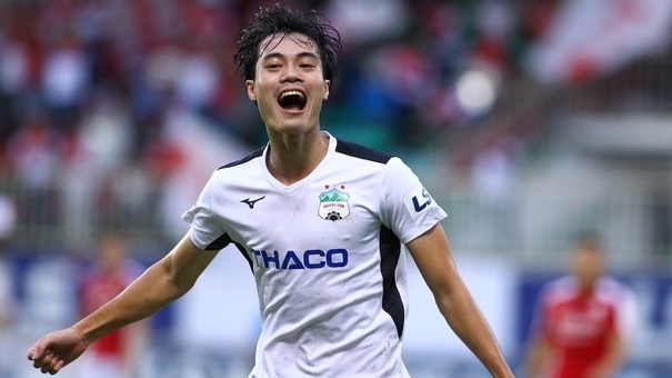 VIDEO: Xuân Trường, Văn Toàn 'bắt tay nhau' xé lưới TPHCM