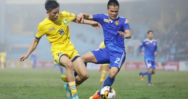 Phan Văn Đức tỏa sáng, SLNA đè bẹp Quảng Nam