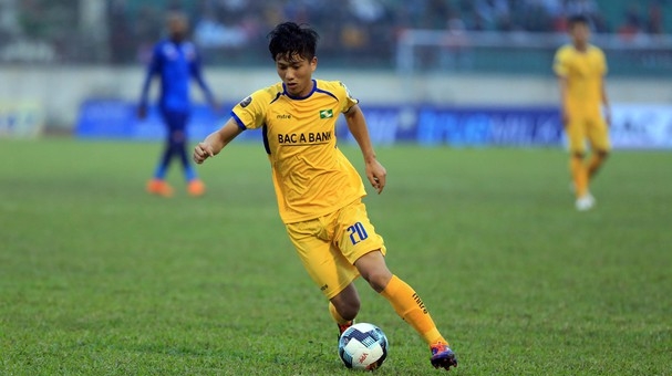 VIDEO: Phan Văn Đức khiến Huỳnh Tấn Sinh 'hoa mắt chóng mặt'