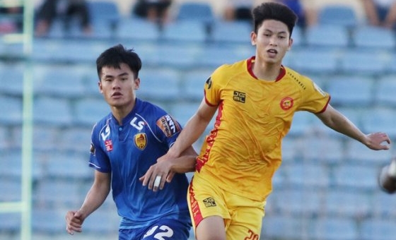 HLV Thành Công nếm trái đắng trong ngày tái đấu đội bóng cũ