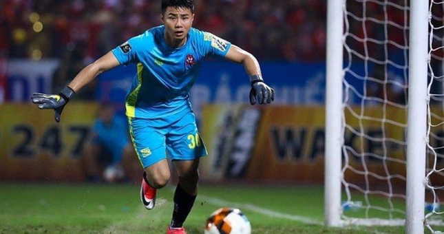 VIDEO: Tuyển thủ U23 Việt Nam nổi giận vì đồng đội mất tập trung phút cuối