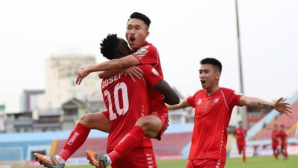 Nghiêm Xuân Tú tỏa sáng, Hải Phòng thắng giòn giã Thanh Hóa