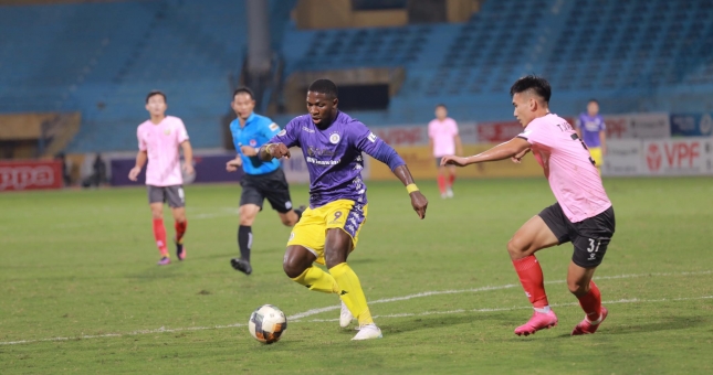 HLV Chu Đình Nghiêm: 'HL Hà Tĩnh khiến chúng tôi rất khó đá'