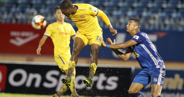 VIDEO: Bàn thắng không được công nhận của DNH Nam Định