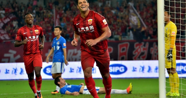 VIDEO: Những pha bóng Hulk khiến giải Trung Quốc choáng váng