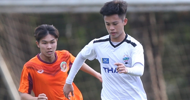 Bầu Đức đưa 'Xuân Trường mới' đi đánh thuê