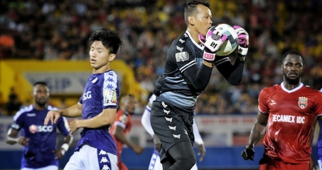 VIDEO: Những pha cứu thua giúp Tấn Trường trở lại ĐT Việt Nam