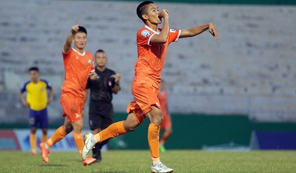 VIDEO: Tài năng của cầu thủ được mệnh danh 'Quang Hải 2.0'