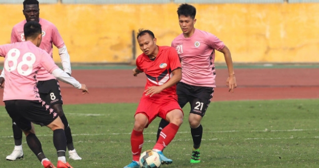 VIDEO: Đình Trọng và Duy Mạnh 'bỏ túi' ngoại binh xuất sắc của V-League