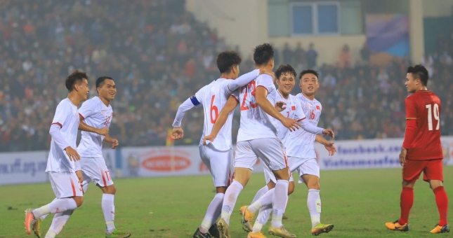 VIDEO: Bùi Hoàng Việt Anh bất ngờ mở tỷ số cho U22 Việt Nam