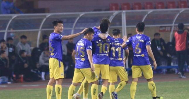 HLV Bae Ji-won: 'Nền bóng đá Việt Nam rất thu hút với nước ngoài'