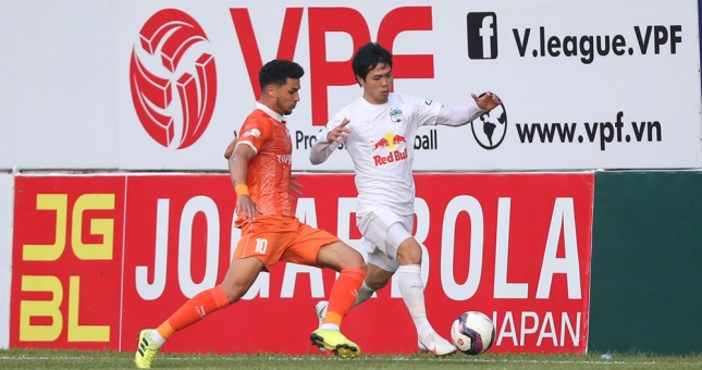 Cựu giảng viên trọng tài FIFA: 'Thẻ vàng cho Công Phượng là quá chuẩn'