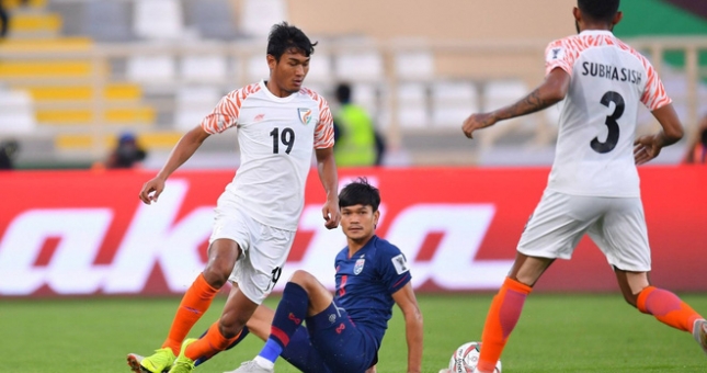 VIDEO: Xem lại trận đấu tuyển Thái Lan bị Ấn Độ đè bẹp