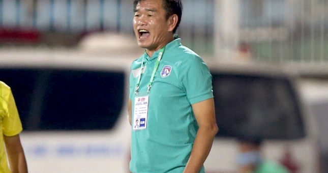 HLV Phan Thanh Hùng: 'Phòng ngự không phải vấn đề của Bình Dương'