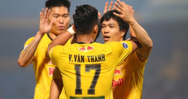 Công Phượng lập siêu phẩm, HAGL đánh sập Hàng Đẫy