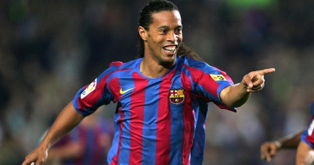 Ronaldinho: Chàng trai Samba mang đến vẻ đẹp đúng nghĩa trong bóng đá