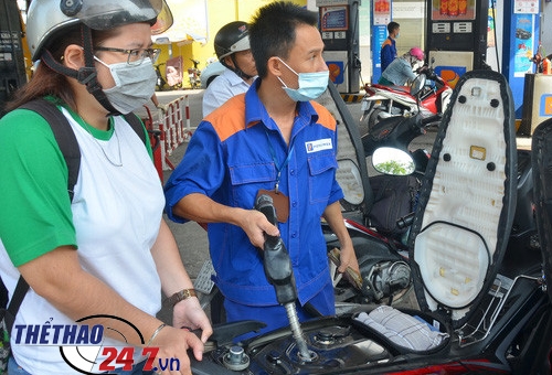 Giá xăng, dầu giảm từ 15h chiều nay