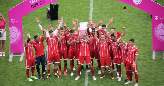 Highlights: Bayern Munich 2-0 W. Bremen (Telekom Cup 2017)