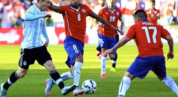 Chile nhận tin dữ trước thềm đại chiến với Argentina 