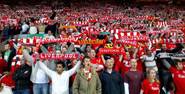 CĐV Liverpool 'đá đểu' MU, thầy trò HLV Solskjaer chỉ biết ngậm ngùi