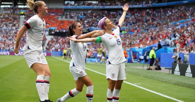 VIDEO: Những pha ăn mừng 'bá đạo' nhất của bóng đá nữ 