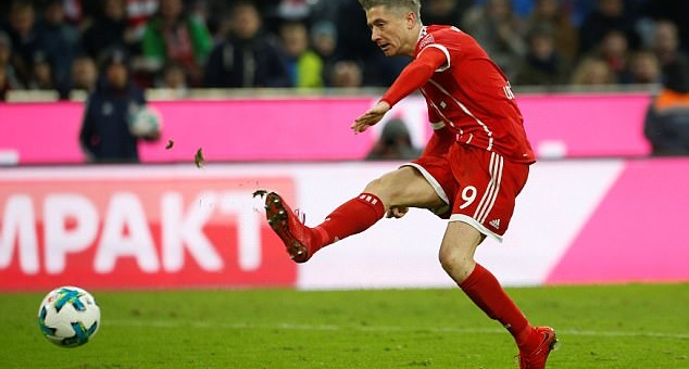 Highlights: Bayern Munich 3-0 Augsburg (Vòng 12-Bundesliga)