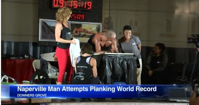 Cụ ông 60 tuổi plank 10 tiếng liên tục, phá vỡ kỉ lục thế giới