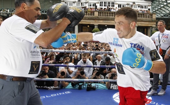 HLV Abel Sanchez: 'Cú đấm của Canelo chỉ như đập ruồi với Triple G'