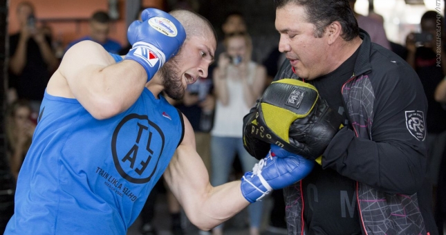 HLV Javier Mendez: Tỉ lệ chấn thương tại gym AKA chỉ còn 50%