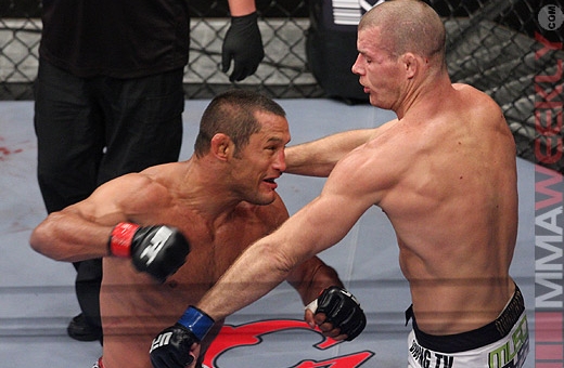 VIDEO: Những màn trừng trị đối thủ 'lắm lời' trong MMA (Phần 1) 