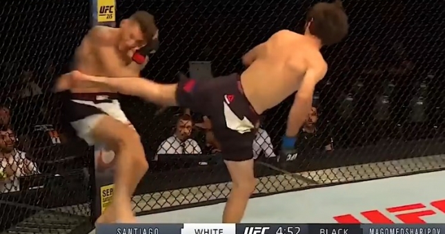 VIDEO Khi những tình huống không tưởng xảy ra trong MMA