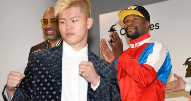 'Thần đồng' Kickboxing Nhật Bản sẽ đối đầu Floyd Mayweather là ai?