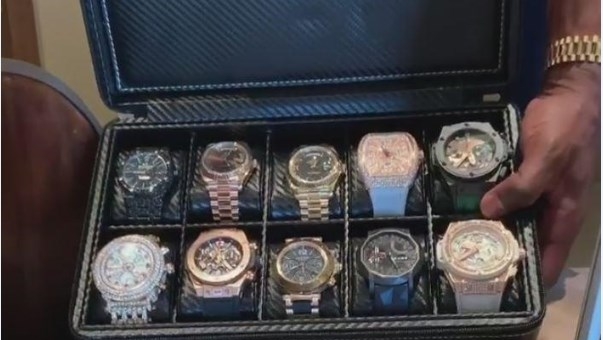 Kiếm bộn tiền, Floyd Mayweather tậu bộ sưu tập đồng hồ gần 400 tỷ
