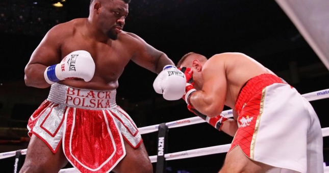 VIDEO: Đối thủ 'bé bự' của Anthony Joshua là ai?