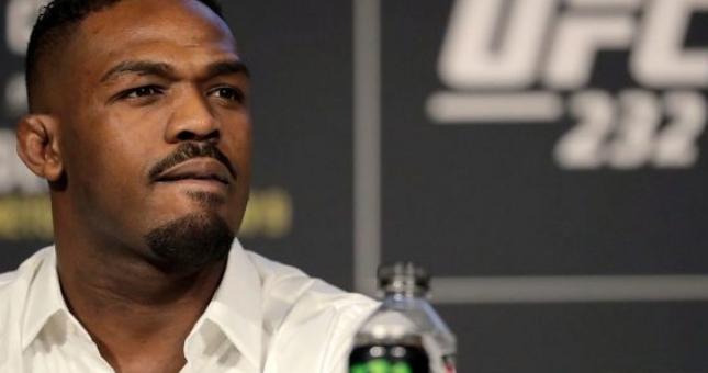 Dương tính chất cấm, Jon Jones vẫn được thi đấu ở UFC 235