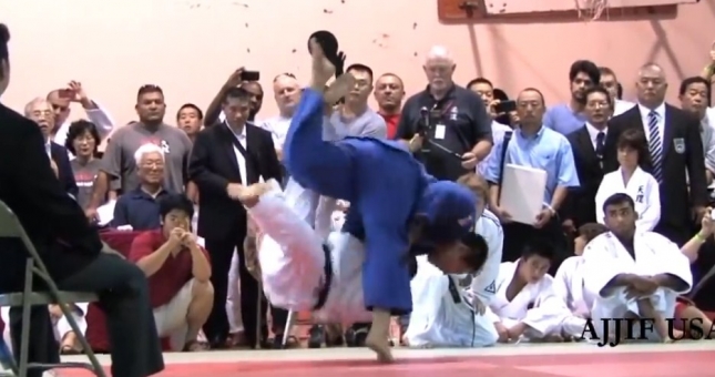 VIDEO Choáng ngợp với nhà vô địch Judo hạ liên tiếp 10 đai đen