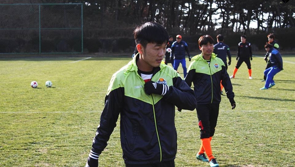 Gangwon tập huấn xong: Vị trí nào cho Xuân Trường?