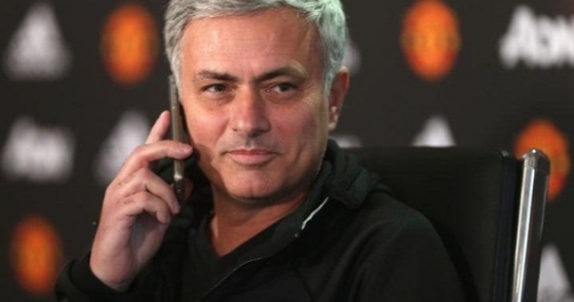 Mourinho đón tin vui vì cầu thủ MU... dính chấn thương