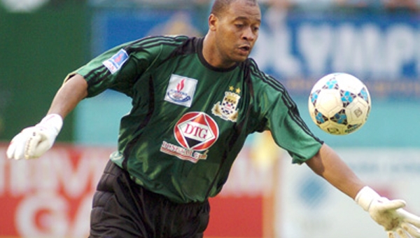 Phan Văn Santos: 'Người gác đền' cũng là chuyên gia sút phạt