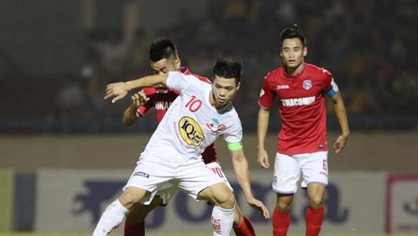 HAGL hòa T.QN: Công Phượng, 3 năm và những tiếng vỗ tay