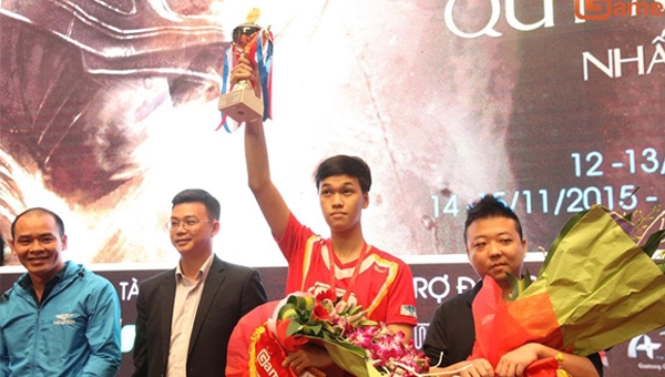 Chim Sẻ có thể giành mấy chức vô địch giải AOE Việt Trung?